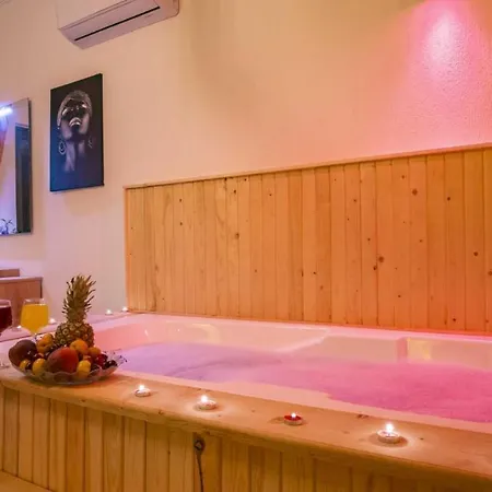 Vibrant With Pool Backyard Jacuzzi In Kas شقة Islamlar (Mediterranean)