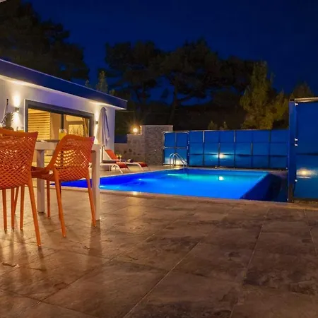 شقة Vibrant With Pool Backyard Jacuzzi In Kas *