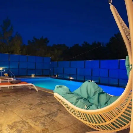 Vibrant With Pool Backyard Jacuzzi In Kas * Islamlar (Mediterranean)